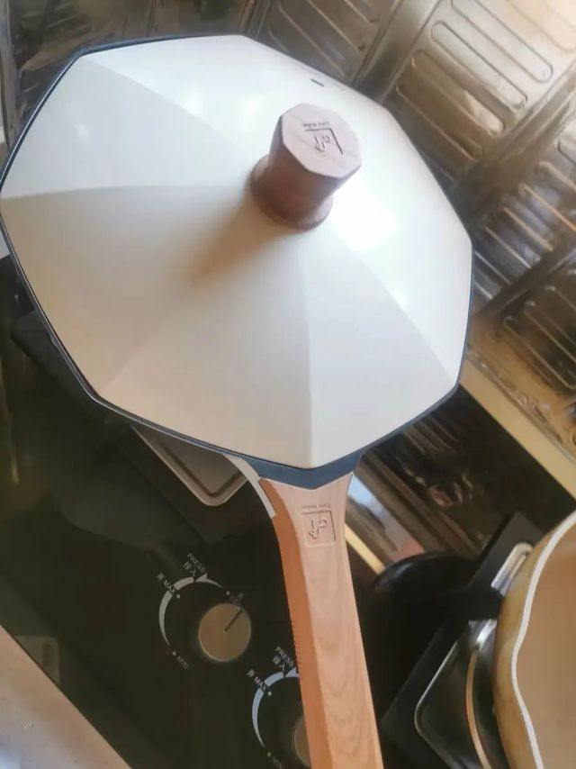 网红八角锅很赞，真的一点都不沾