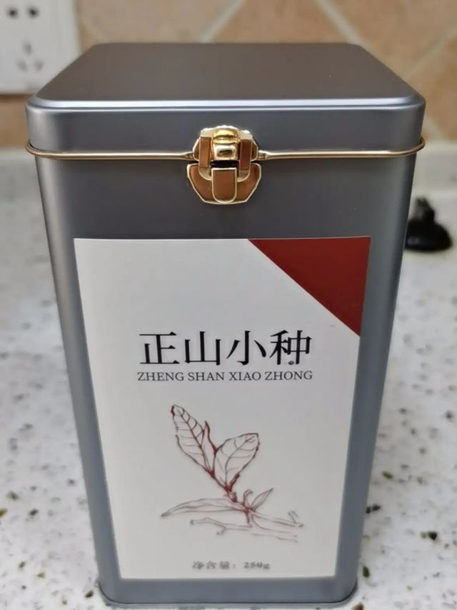 茶叶很整装，没有碎渣，味道很浓郁