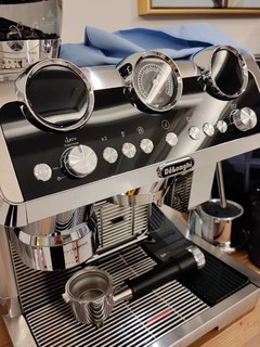 颜值很高的一款咖啡机，功能齐全！