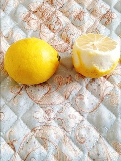 最近吃柠檬太多了 平时都不碰这玩意儿 