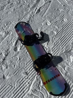 神农架滑雪场拿到了超好看的雪板！