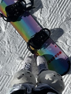 神农架滑雪场拿到了超好看的雪板！