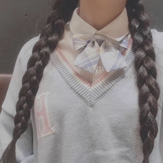 搭裙子的毛衣真的好温柔耶！