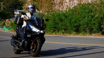 国产大踏板摩托，宝马基因，无极SR4 MAX 5000km骑行感受
