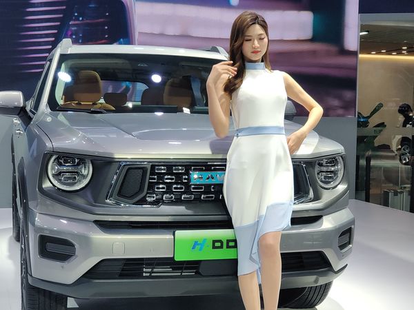 广州车展车模小姐姐