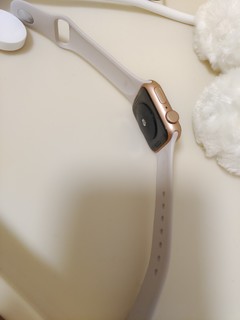 可安装应有尽有的软件的手表apple watch se