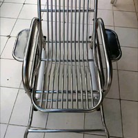 不锈钢焊接成的凉躺椅
