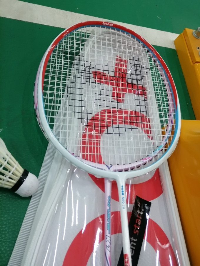 威克多羽毛球拍