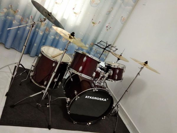 小孩子很爱的架子鼓，价格不便宜