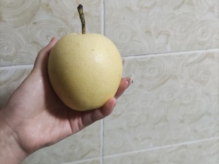 奖励自己吃一个大大的雪梨🍐