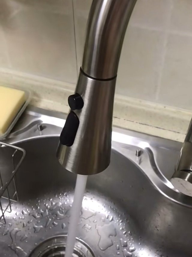 实在受不了厨房的水龙头了！