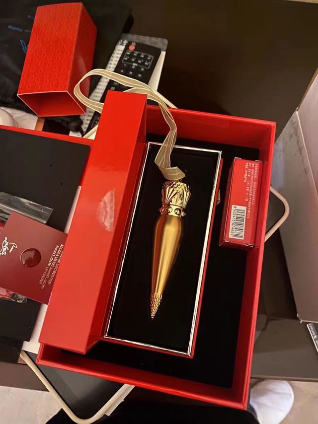 黑色管身就像女王的权杖一样高贵！