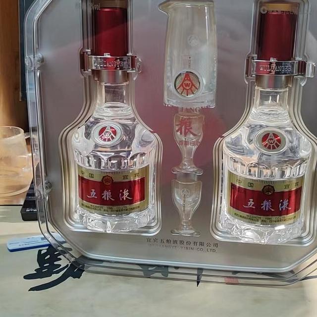 在值得买的推荐下入手五粮液礼盒