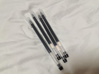 容量大，书写超好用的黑色水笔