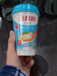 香飘飘奶茶  丝带围绕地球十圈