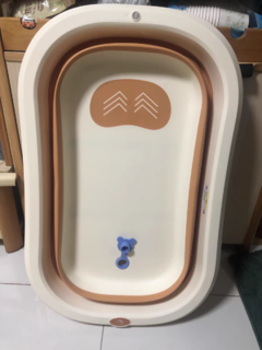 宝宝用的折叠洗澡盆，方便收纳不占地