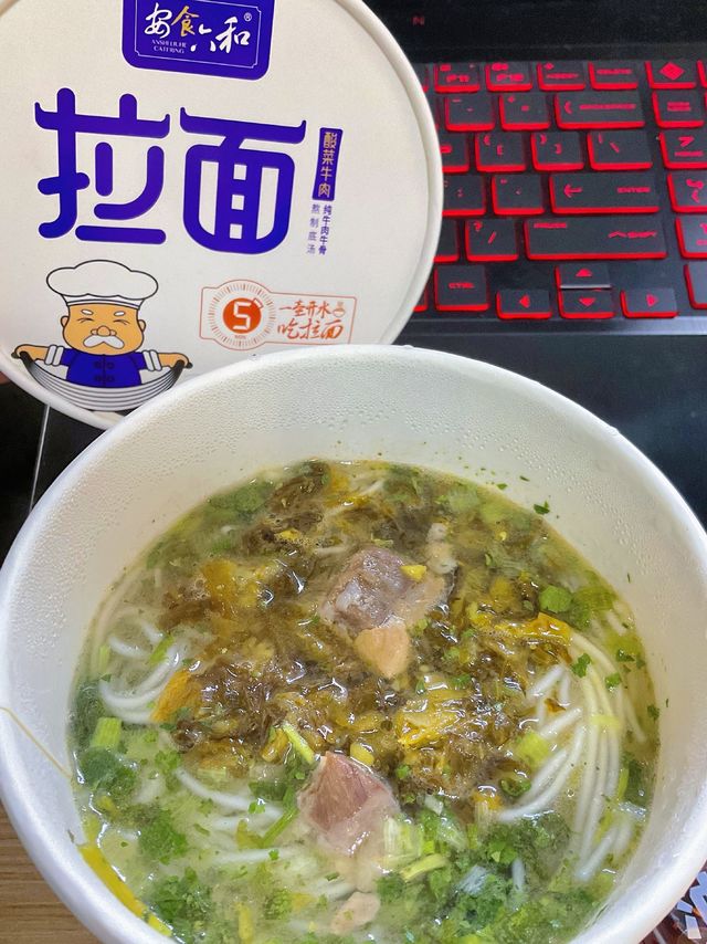 随手网购的牛肉拉面居然介么好吃