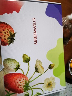 每公斤66元的丹东草莓完胜家门口水果店