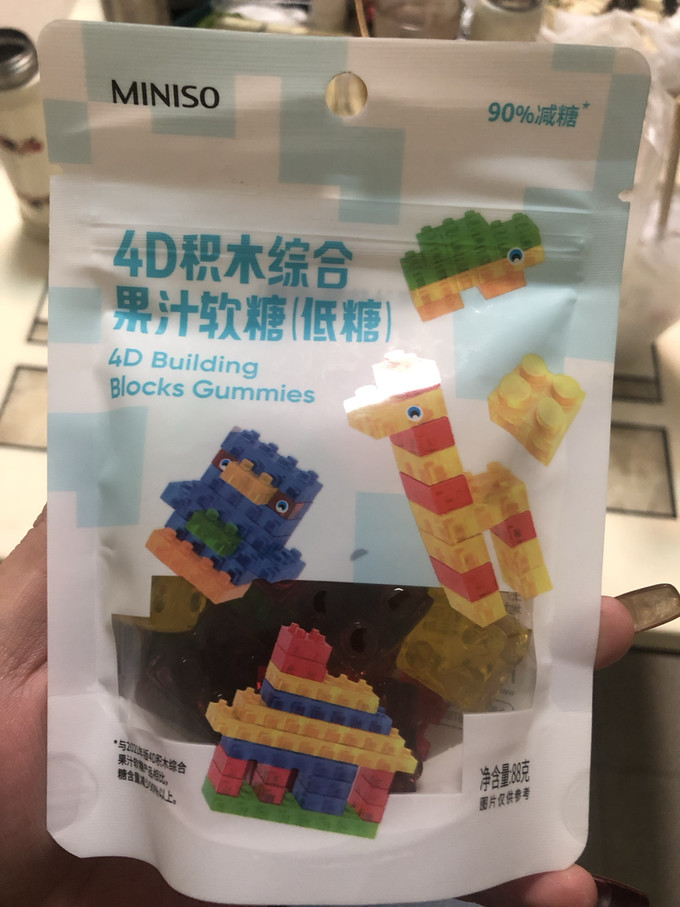 名创优品糖果巧克力