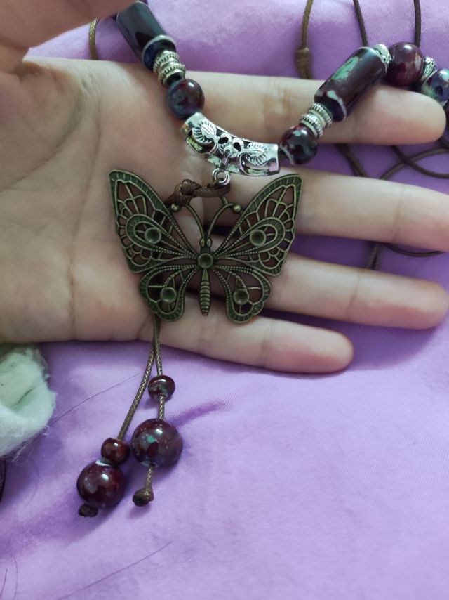 这个蝴蝶结项链是陶瓷的！！！
