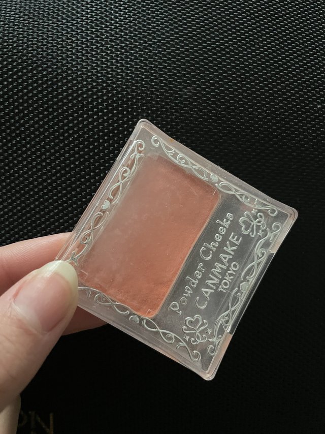 你用过橘色系腮红吗？一定尝试一下