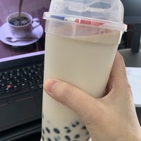 最近在喝的饮料：牛奶，奶茶，果茶