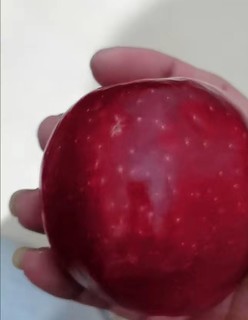 红苹果真的是长的很好看，又很好吃，很推