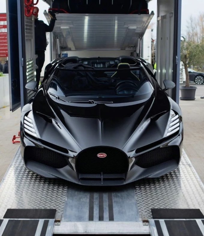 布加迪跑车怎么样 全球限量99台,售价为500万欧元._什么值得买