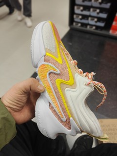 耐克Nike Cosmic Unity 2垃圾鞋二代简评