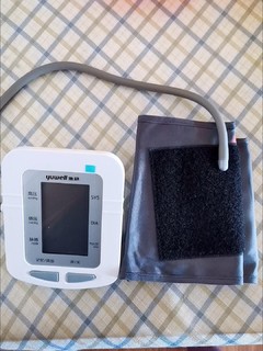 鱼跃电子血压计，臂式高精血压测量仪