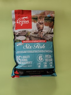 新版渴望鱼猫粮 包装很好看 肉粉有点多。。