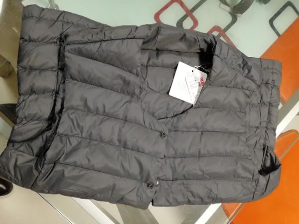 内搭羽绒马甲，保暖护心不臃肿，超薄款