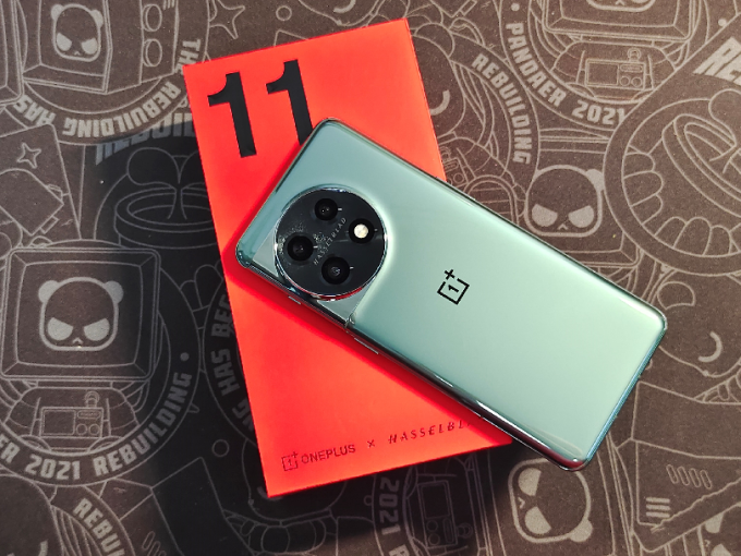 一加11到手先来看看外观一瞬青真耐看