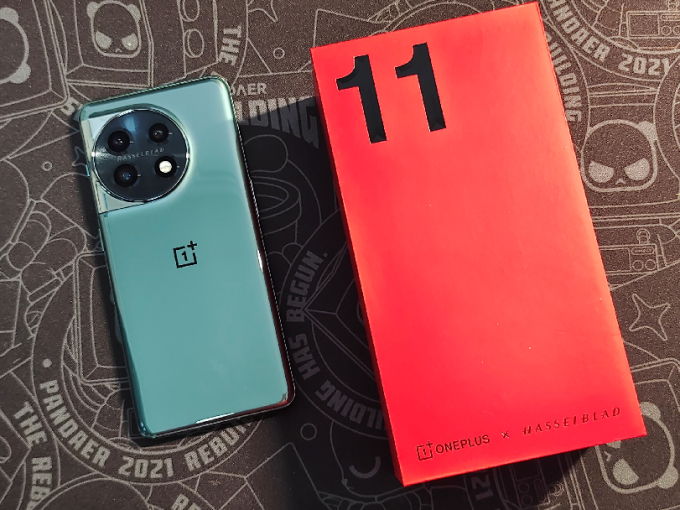 一加11到手先来看看外观一瞬青真耐看