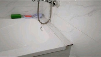 亚克力聚酯纤维制成的大浴缸