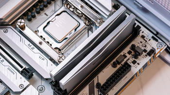 13代酷睿旗舰之选：宏碁掠夺者Pallas II DDR5 6000 CL30内存条+GM7000 PCIe4.0固态硬盘