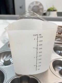 安全柔软的硅胶材质量杯