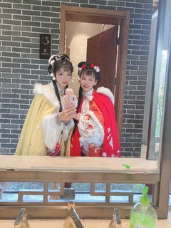 姐妹👭成对，快乐加倍！