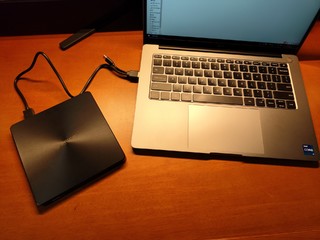 便携刻录光驱体验，让笔记本电脑也能用光盘