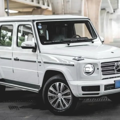 梅赛德斯-奔驰（Mercedes-Benz），标志来源于戴姆勒给他妻子的信的一个世界汽车品牌。