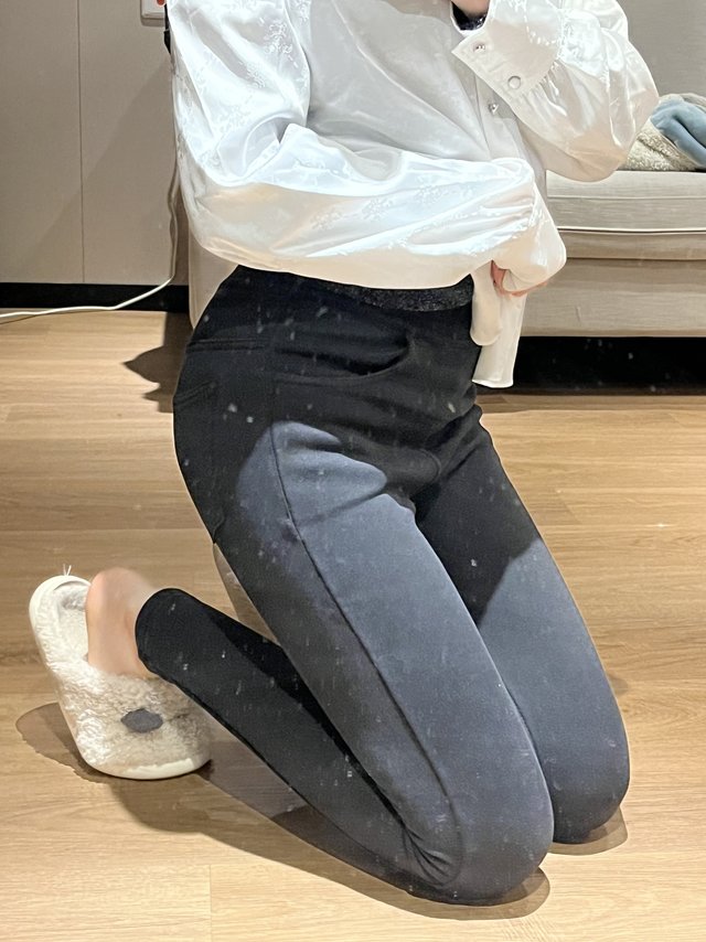 穿搭分享 | 小脚烟灰色紧身裤