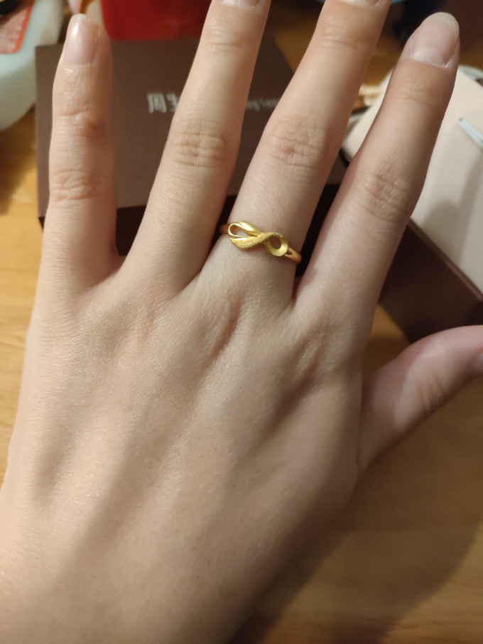 周生生黄金戒指