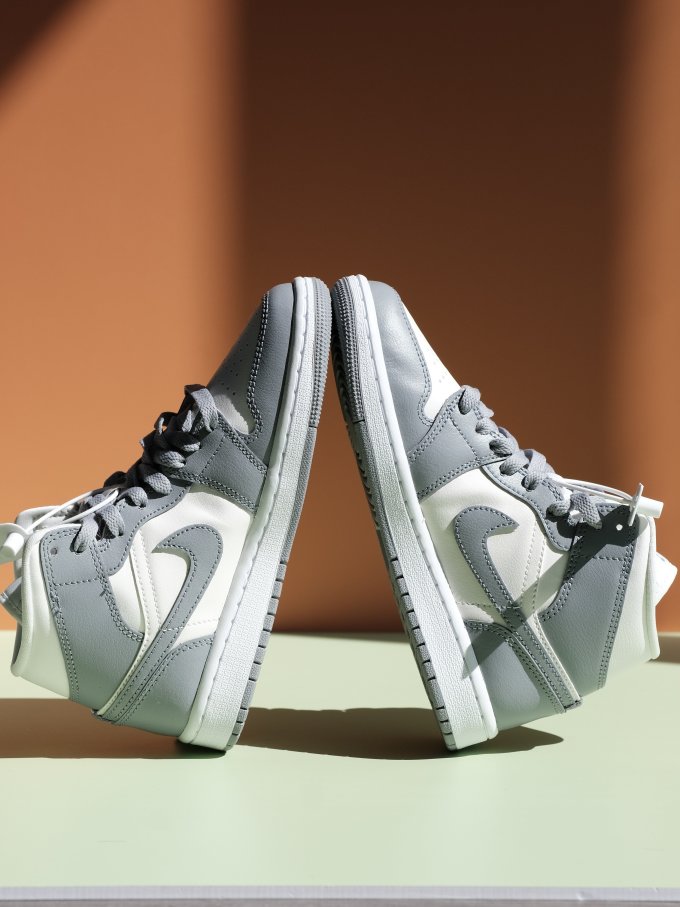 耐克男士休闲鞋怎么样 aj1烟灰小迪奥,真的硬,但也真的香_什么值得买