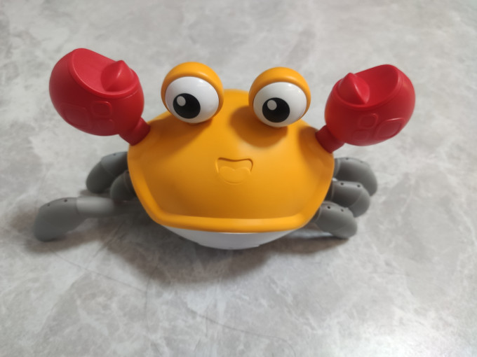 伊思朵遥控玩具怎么样 感应逃跑螃蟹,为宝宝过年添一份热闹_什么值得