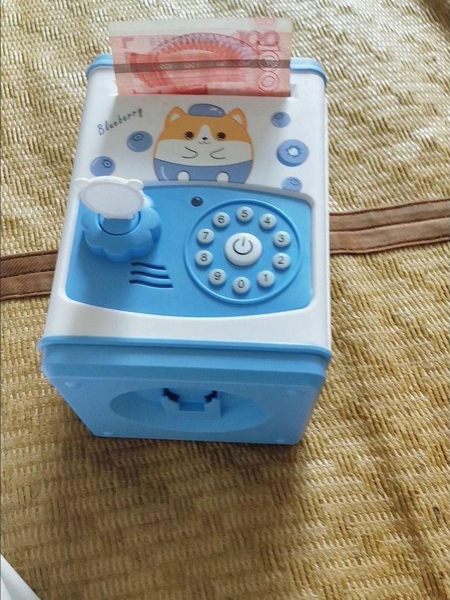 宝宝非常喜欢的一款存钱罐