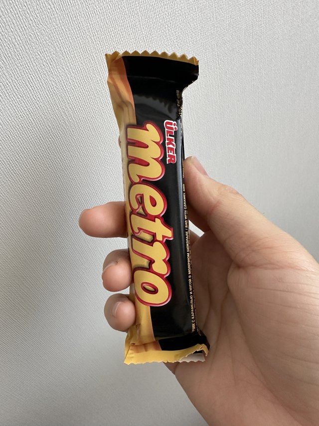 新疆商店里的隠藏零食＆伉客巧克力棒威化 