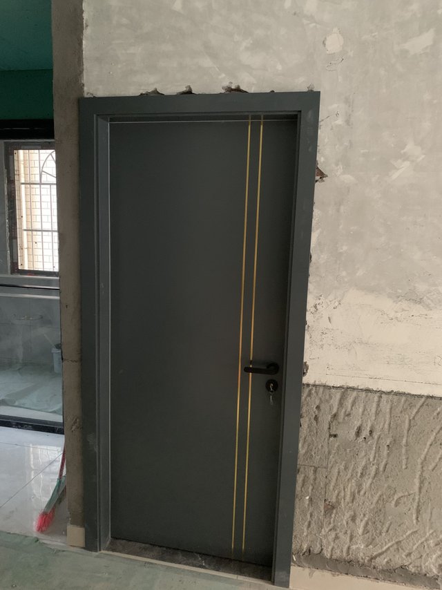 索菲亚定制的橡木实木门，包安装1580，贵吗