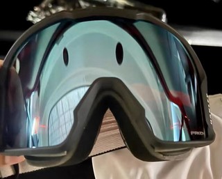 滑雪装备：滑雪眼镜