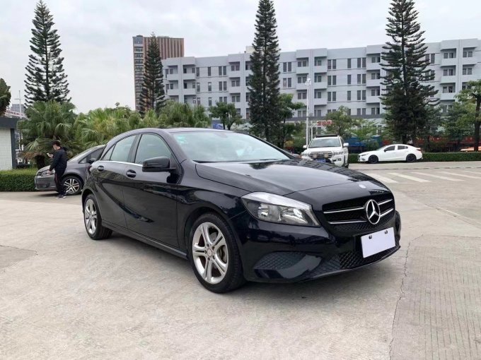 拿下14年奔驰a180进口时尚版16t