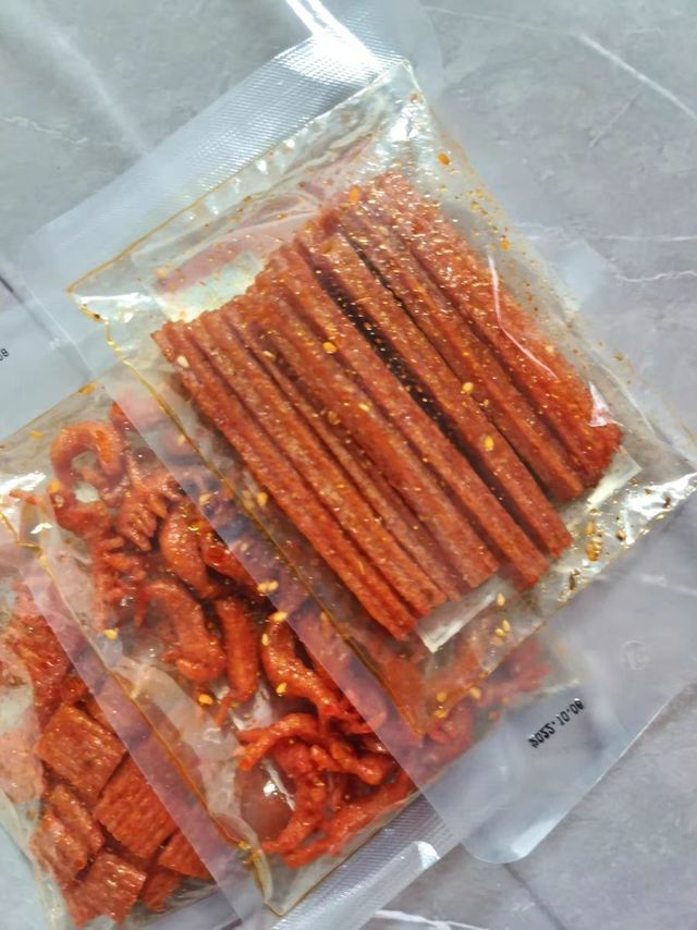 咸香麻辣，好吃不贵的辣条